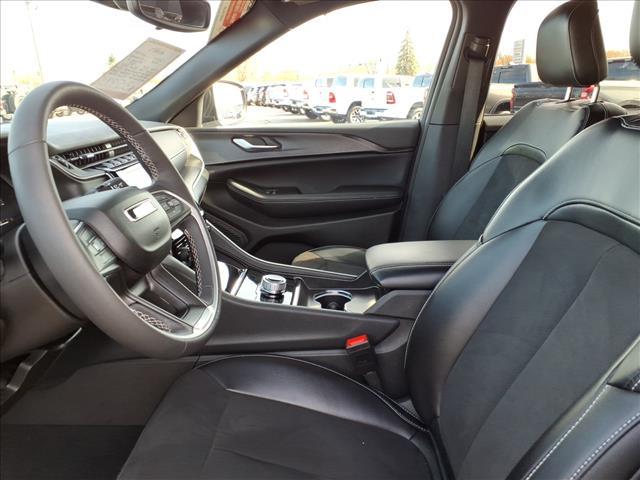 used 2024 Jeep Grand Cherokee car, priced at $35,995