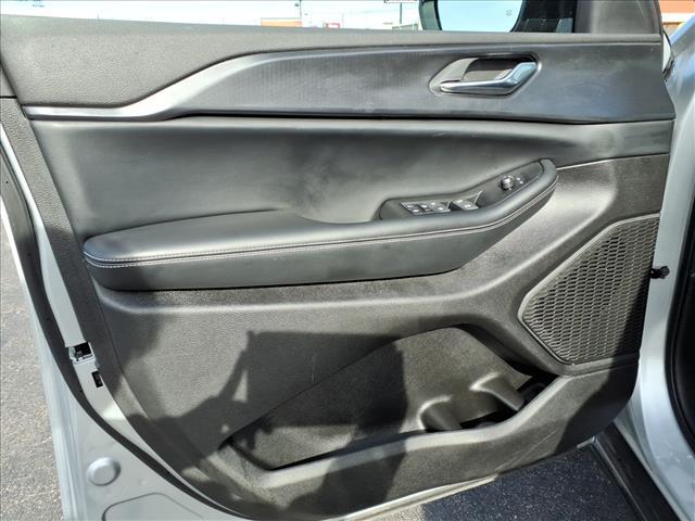 used 2024 Jeep Grand Cherokee car, priced at $35,995