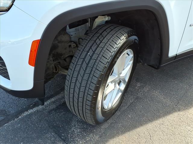 used 2024 Jeep Grand Cherokee car, priced at $32,995