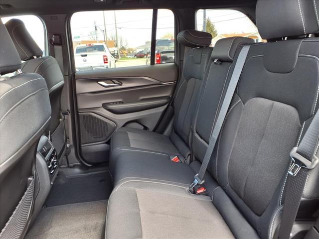 new 2025 Jeep Grand Cherokee car