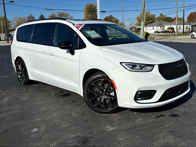 used 2023 Chrysler Pacifica car, priced at $39,995