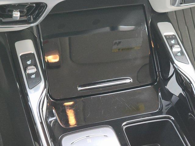 used 2023 Kia Sorento Hybrid car, priced at $30,674