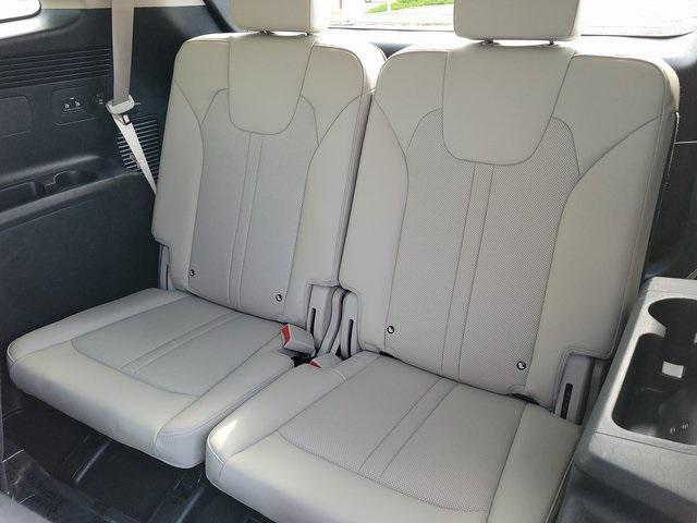 used 2023 Kia Sorento Hybrid car, priced at $30,674