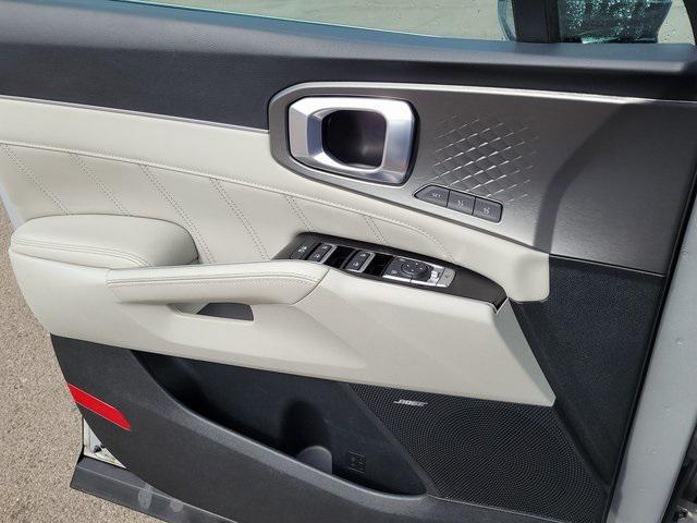 used 2023 Kia Sorento Hybrid car, priced at $30,674