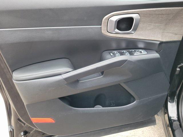 used 2023 Kia Sorento car, priced at $32,674