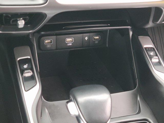 used 2023 Kia Sorento car, priced at $32,674