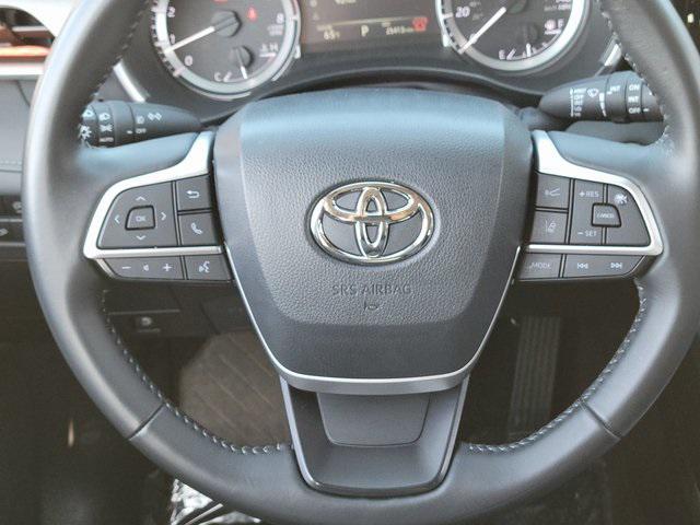 used 2024 Toyota Highlander car, priced at $41,174