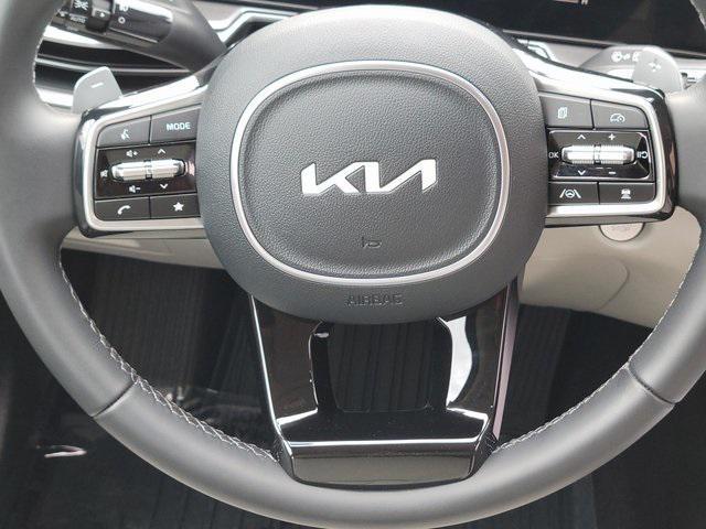 used 2025 Kia Sorento Plug-In Hybrid car, priced at $41,674