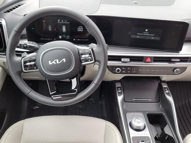 used 2025 Kia Sorento Plug-In Hybrid car, priced at $41,674