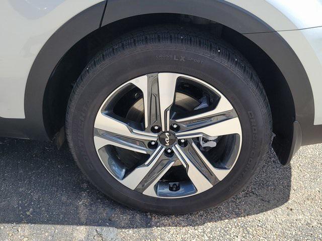 used 2024 Kia Sorento Hybrid car, priced at $33,674