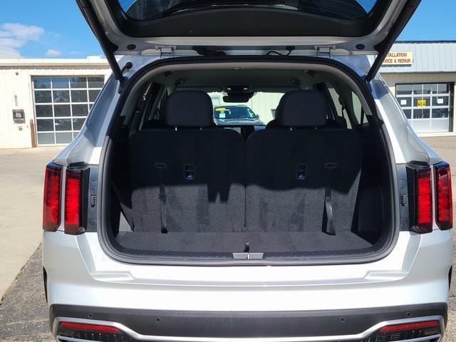 used 2024 Kia Sorento Hybrid car, priced at $33,674