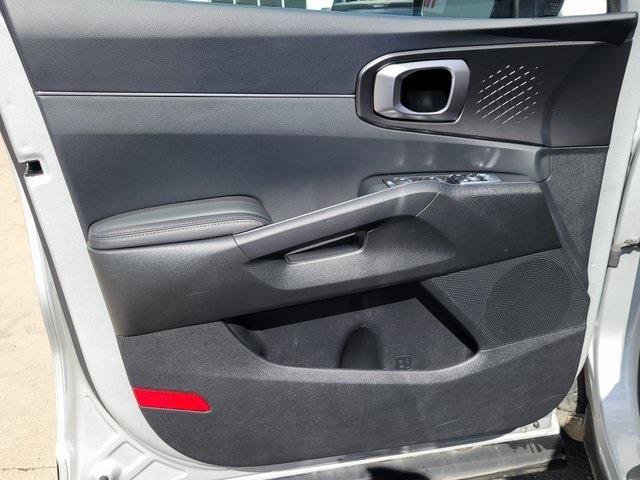 used 2024 Kia Sorento Hybrid car, priced at $33,674