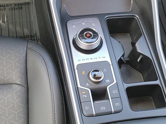 used 2024 Kia Sorento Hybrid car, priced at $33,674