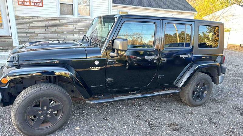 used 2015 Jeep Wrangler Unlimited car, priced at $13,999