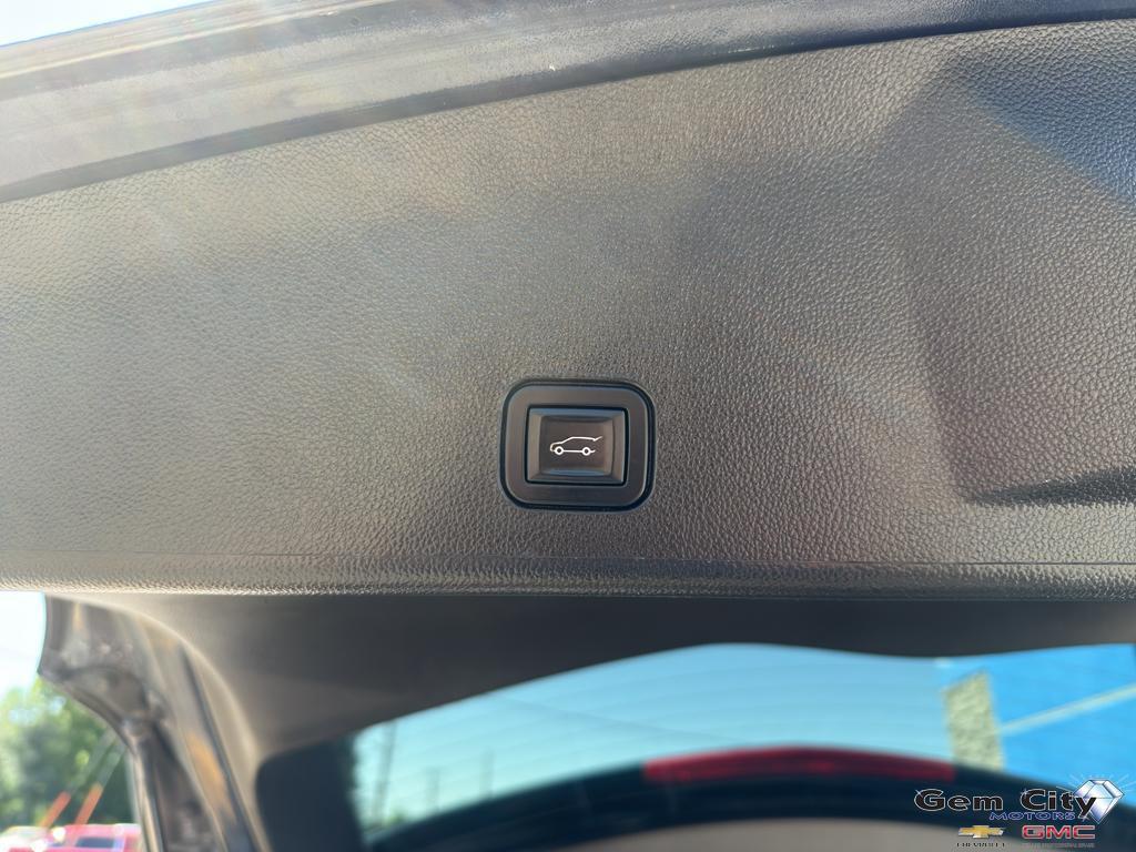 used 2015 Cadillac SRX car