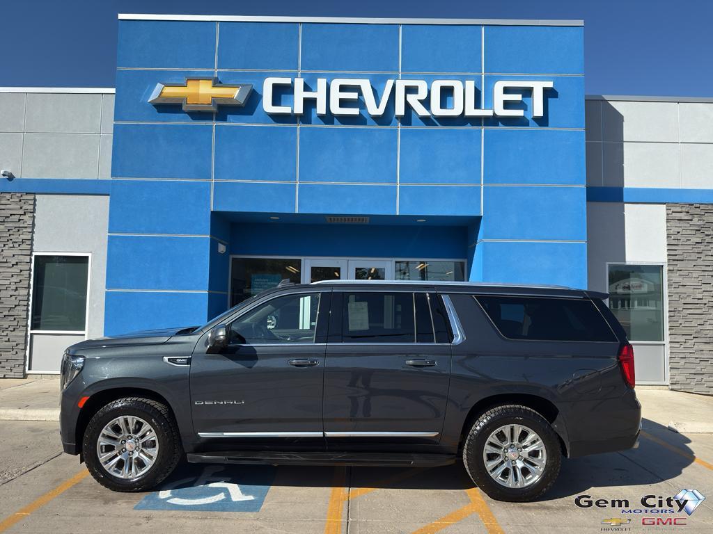 used 2022 GMC Yukon XL car