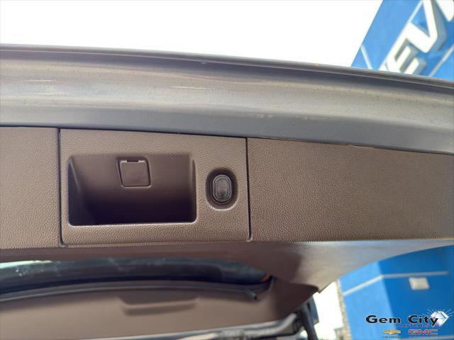 used 2016 GMC Yukon car