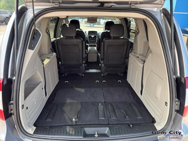 used 2014 Chrysler Town & Country car