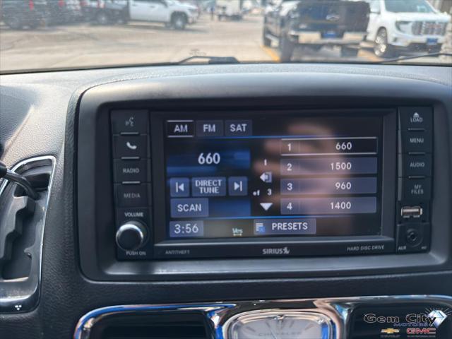 used 2014 Chrysler Town & Country car