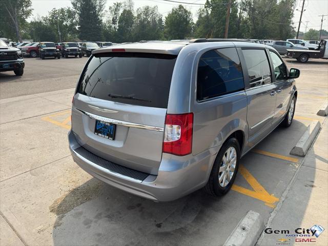 used 2014 Chrysler Town & Country car