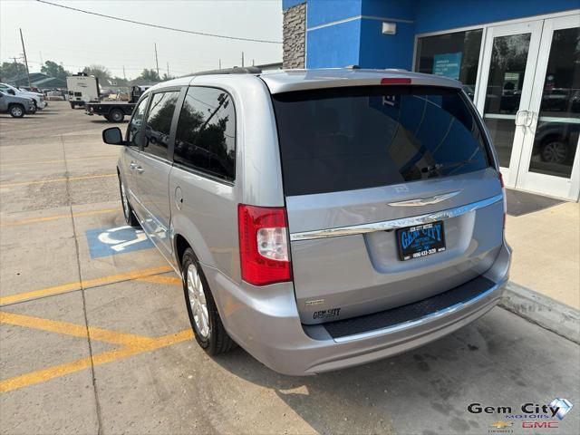 used 2014 Chrysler Town & Country car