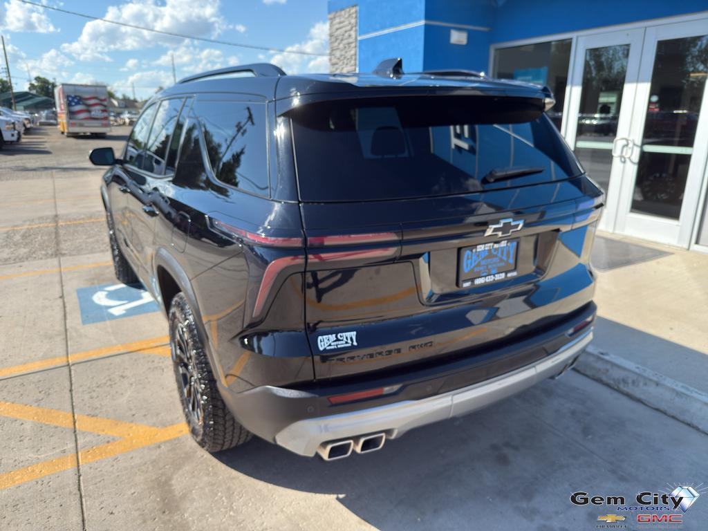 used 2025 Chevrolet Traverse car