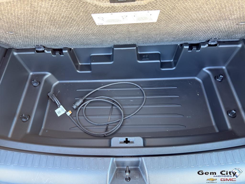 used 2025 Chevrolet Traverse car