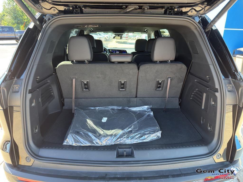 used 2025 Chevrolet Traverse car