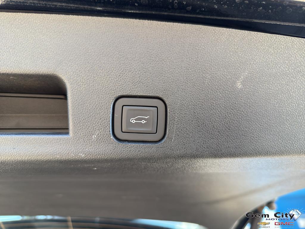 used 2025 Chevrolet Traverse car