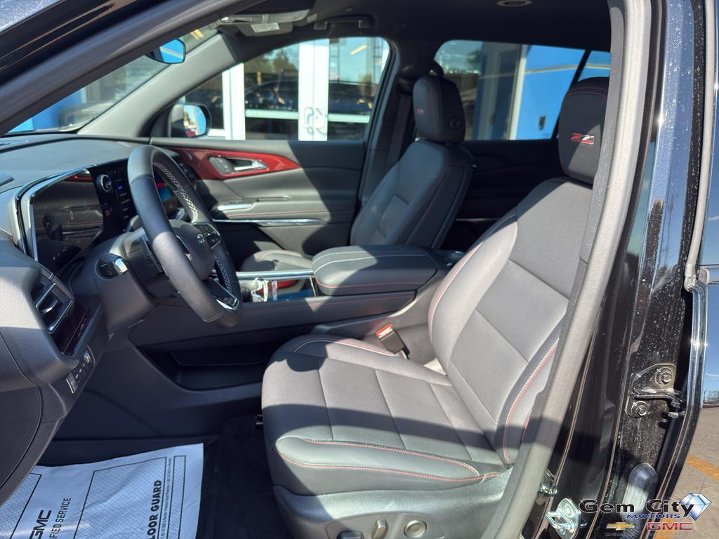 used 2025 Chevrolet Traverse car