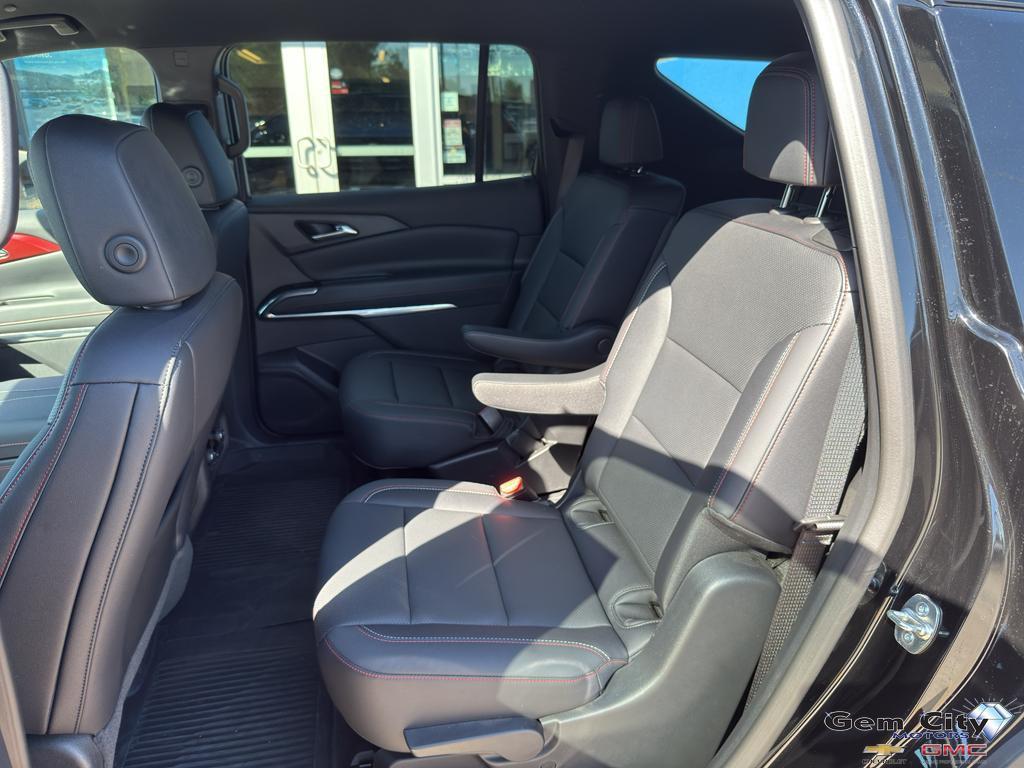 used 2025 Chevrolet Traverse car