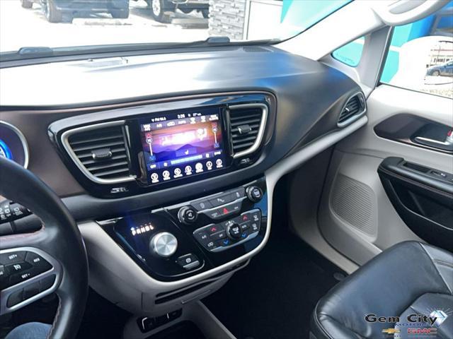 used 2017 Chrysler Pacifica car