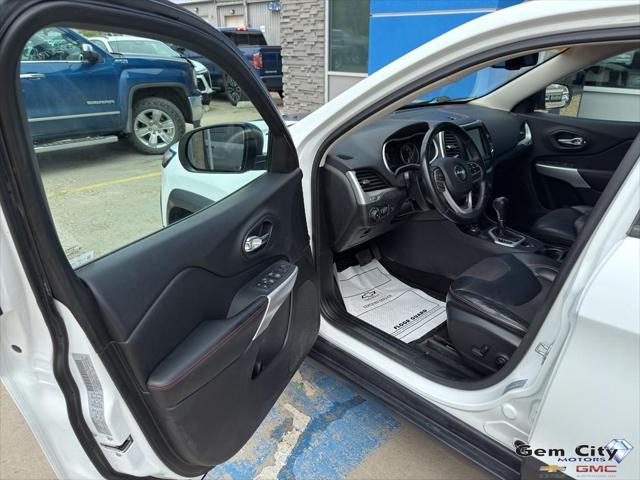 used 2017 Jeep Cherokee car