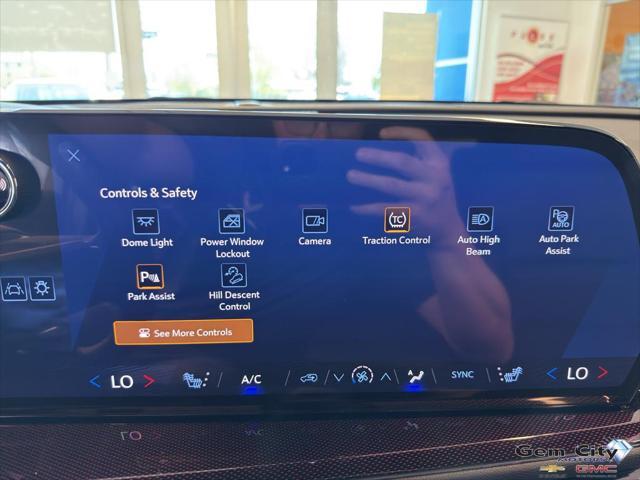new 2025 Chevrolet Traverse car, priced at $55,270