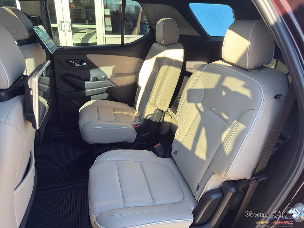 used 2023 Chevrolet Traverse car