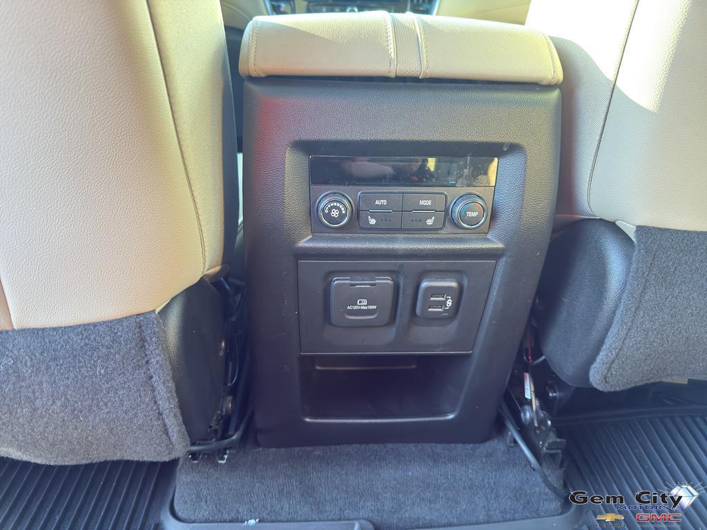 used 2023 Chevrolet Traverse car