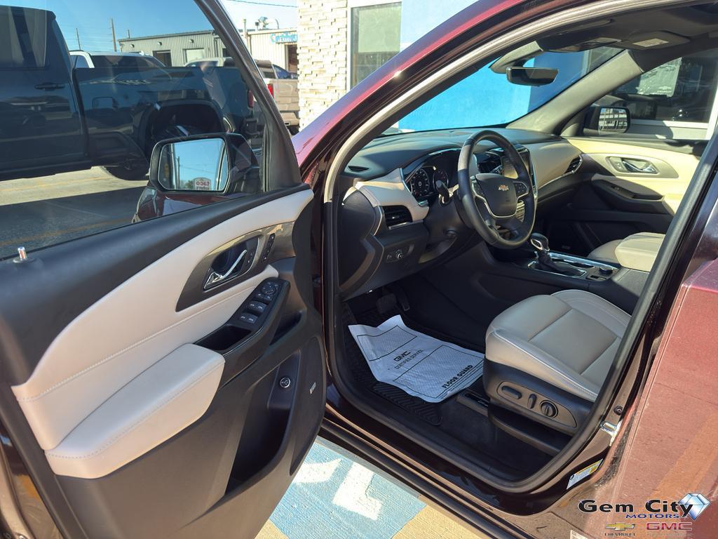 used 2023 Chevrolet Traverse car