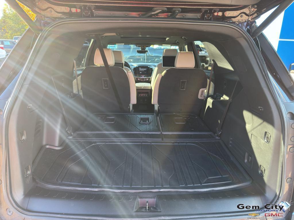 used 2023 Chevrolet Traverse car