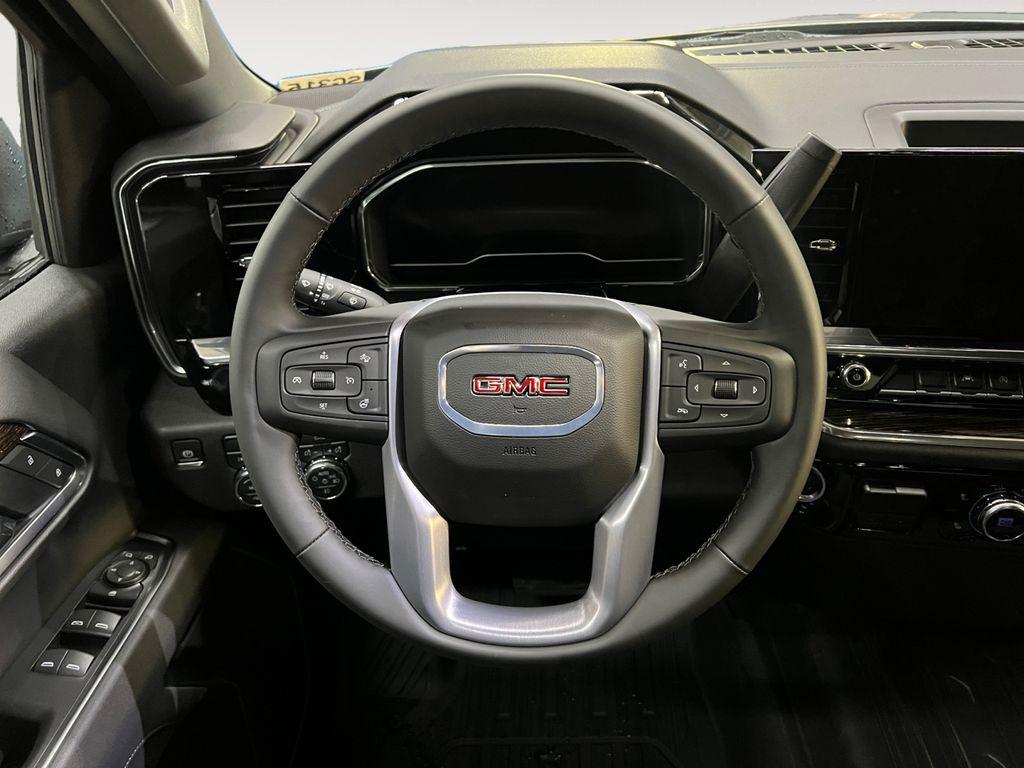 new 2025 GMC Sierra 1500 car, priced at $50,924