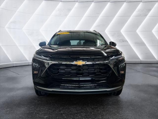 new 2025 Chevrolet Trax car, priced at $23,595