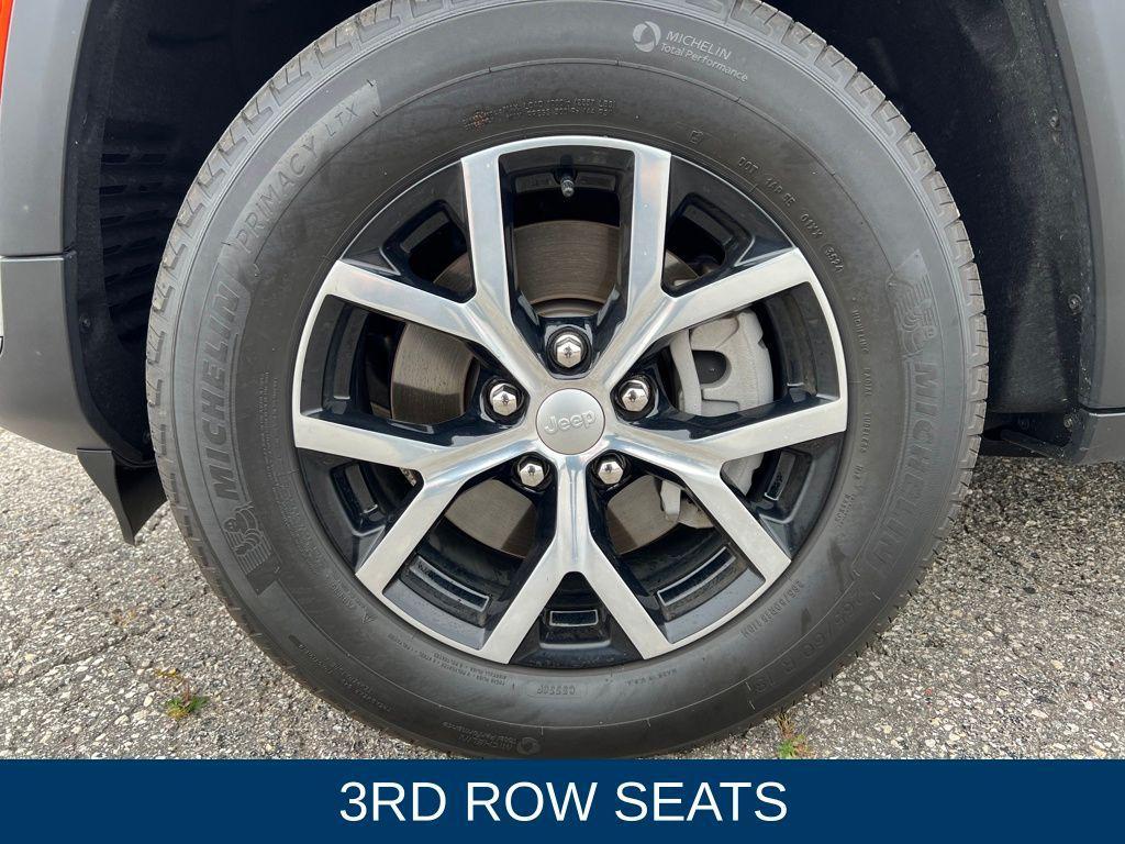 used 2025 Jeep Grand Cherokee L car, priced at $41,910