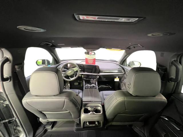 new 2025 Chevrolet Traverse car, priced at $42,424