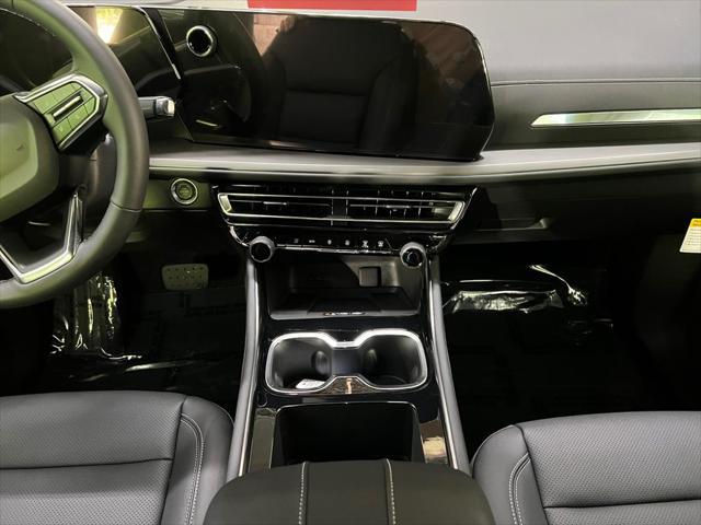 new 2025 Chevrolet Traverse car, priced at $42,424