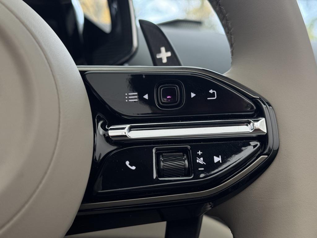 new 2026 Aston Martin Vanquish car, priced at $602,300