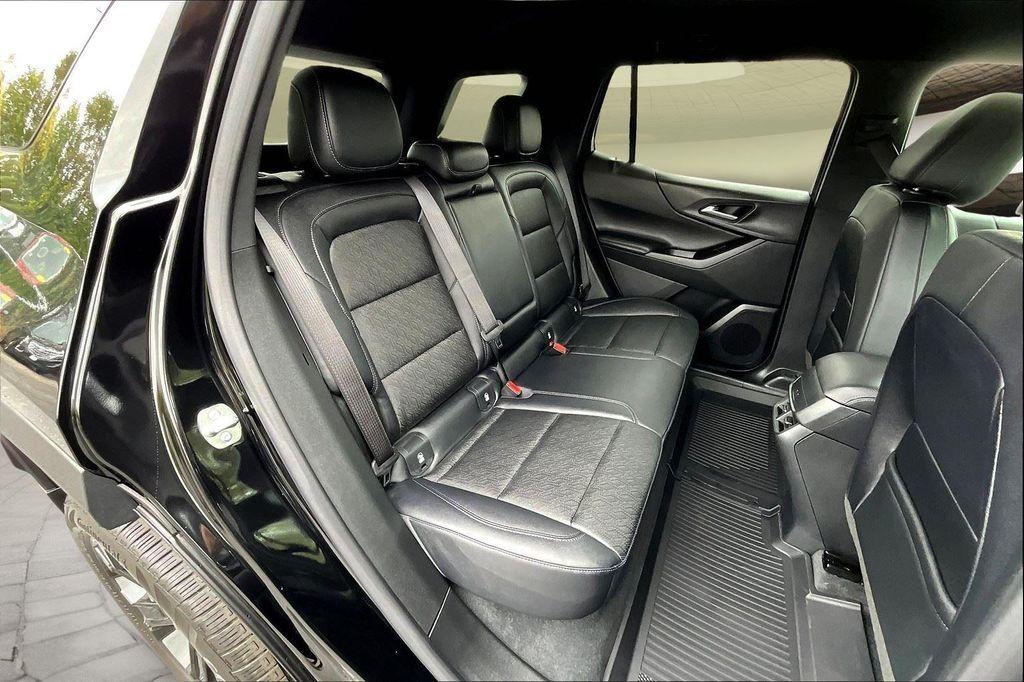 new 2026 Chevrolet Equinox car, priced at $33,105