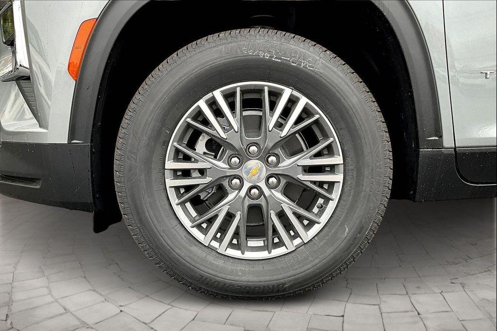 new 2026 Chevrolet Traverse car, priced at $44,470