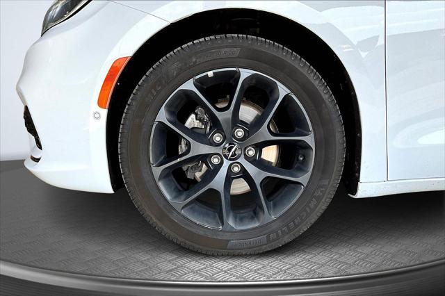 used 2021 Chrysler Pacifica car, priced at $22,495