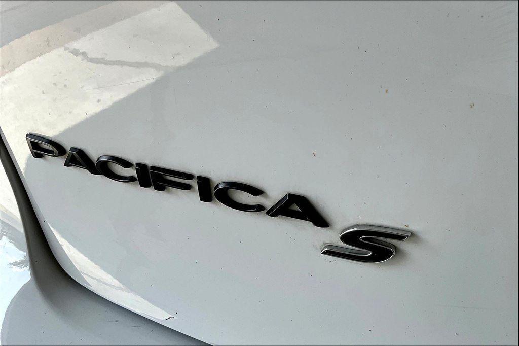 used 2021 Chrysler Pacifica car, priced at $19,995