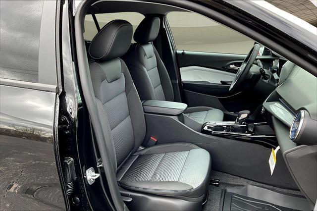 new 2025 Chevrolet Trax car, priced at $25,885