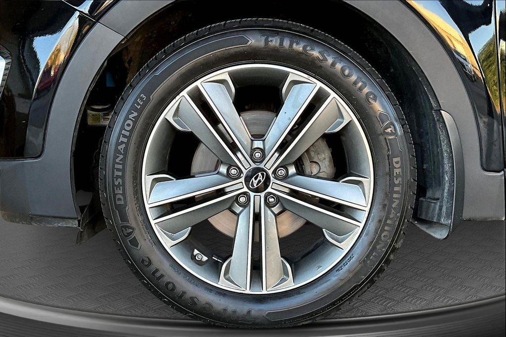 used 2015 Hyundai Santa Fe car, priced at $7,995
